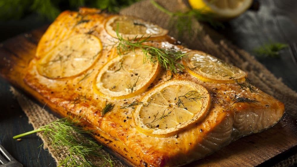 Gegrillter Lachs mit Zitrone und Dill – DASH-freundliches Hauptgericht