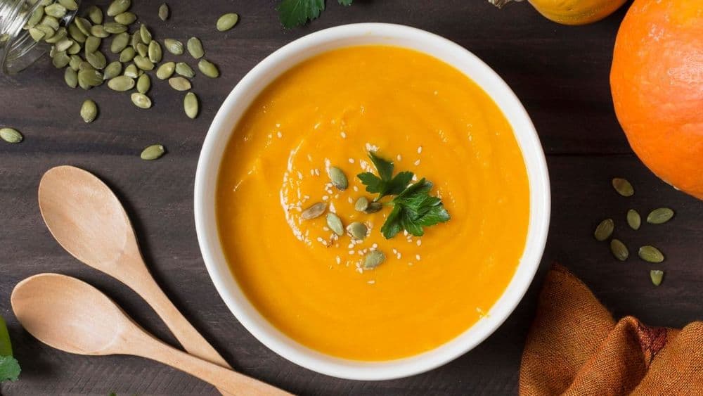 Caldo de Abóbora com Cúrcuma e Gengibre