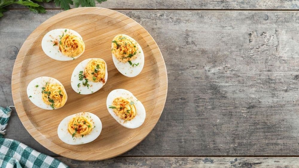 Huevos Rellenos de Atún