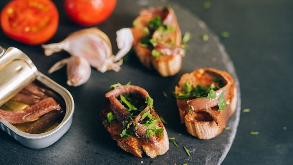 Anchois en conserve, l'ingrédient umami qui enrichit les plats pescétariens